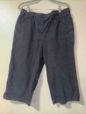 Black Casual Capris with Pink Stitch Accents